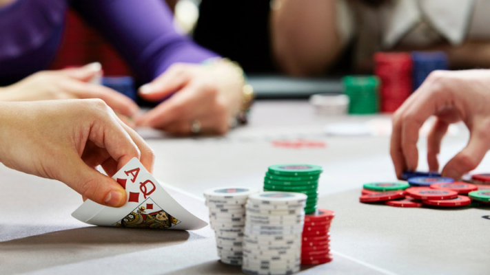 Thông tin chi tiết nhất về trò chơi Poker Texas